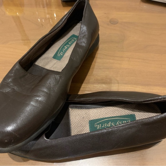 Nearly new, Easy Spirit, dark brown flats - Picture 3 of 15